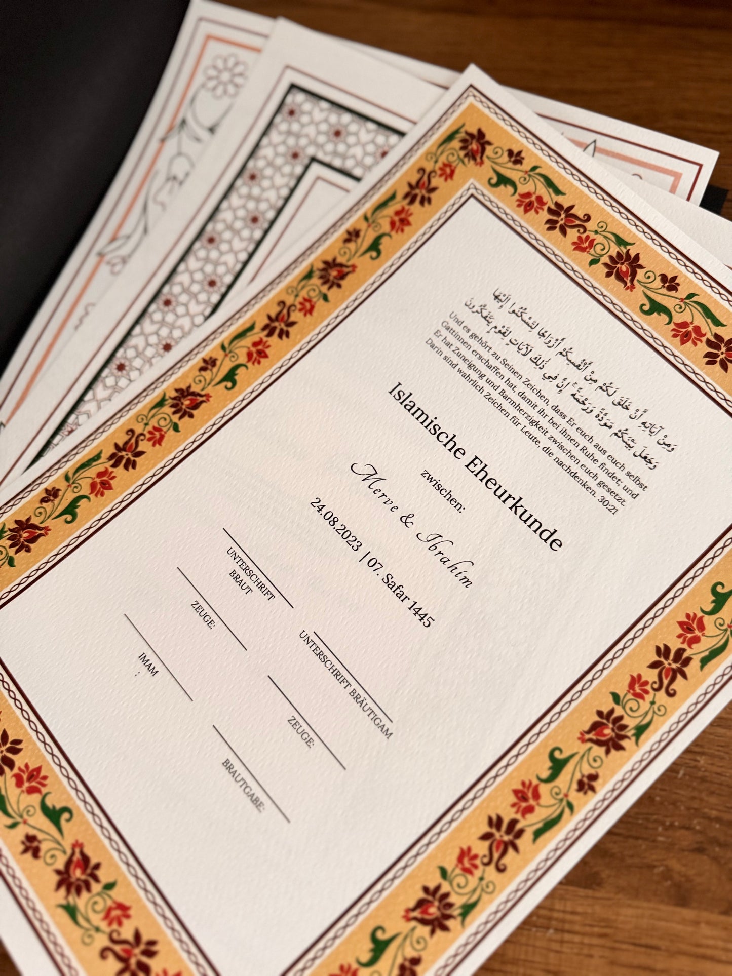 Nikah Zertifikat - Zehra mir floralem Muster