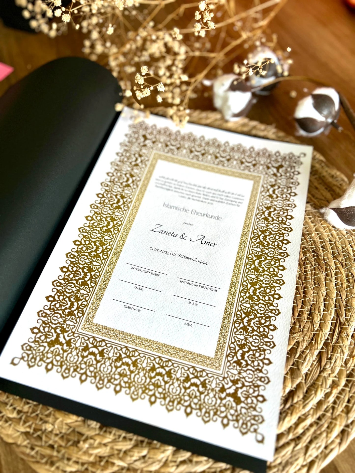 Hochwertiges Nikah-Zertifikat zur Bestätigung der Ehe mit Anpassungsmöglichkeiten für Namen und Datum